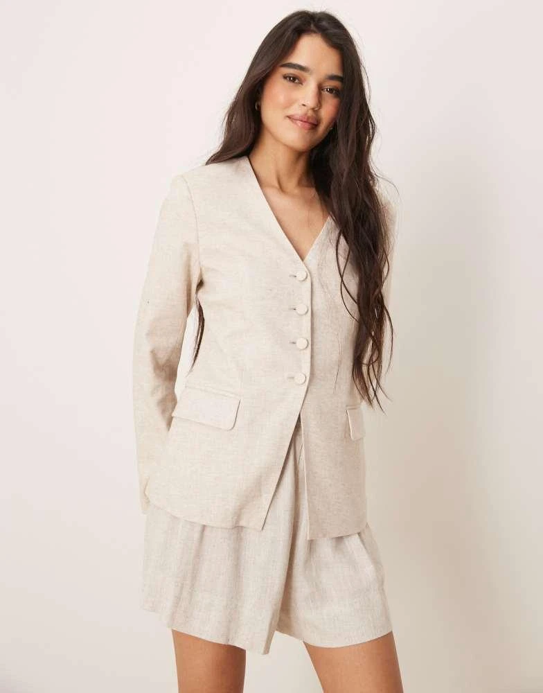 Abercrombie & Fitch Abercrombie & Fitch collarless nipped linen blazer in oatmeal 1