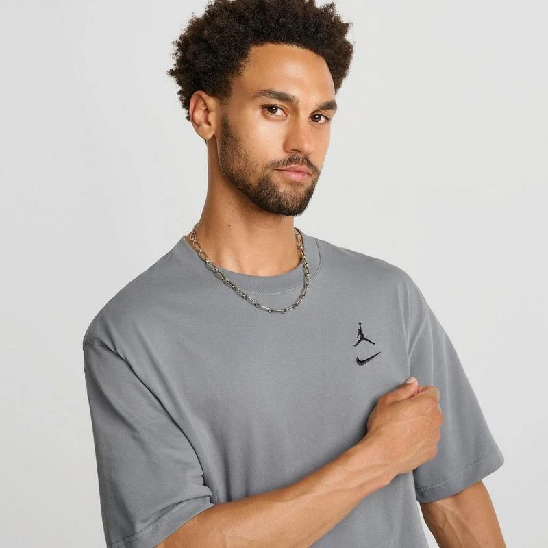 Jordan Men
s Jordan Brooklyn Swoosh Logo T-Shirt 5