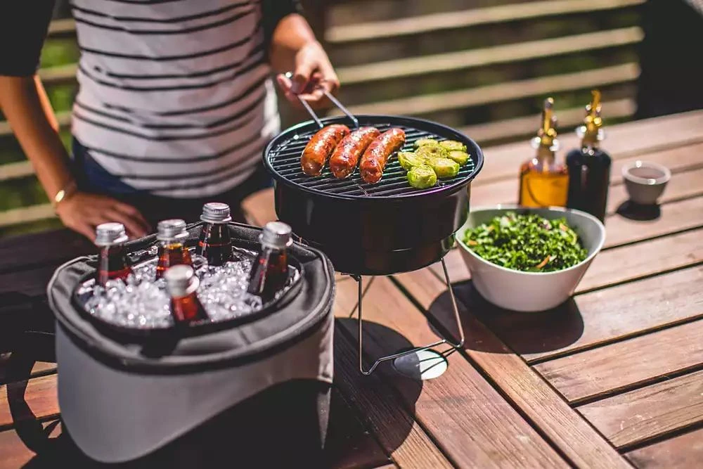 ONIVA by Picnic Time Caliente Portable Charcoal Grill & Cooler Tote 5