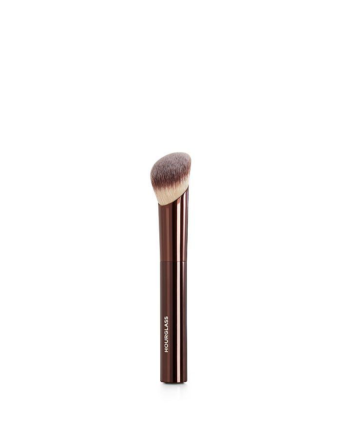 HOURGLASS Ambient Soft Glow Foundation Brush