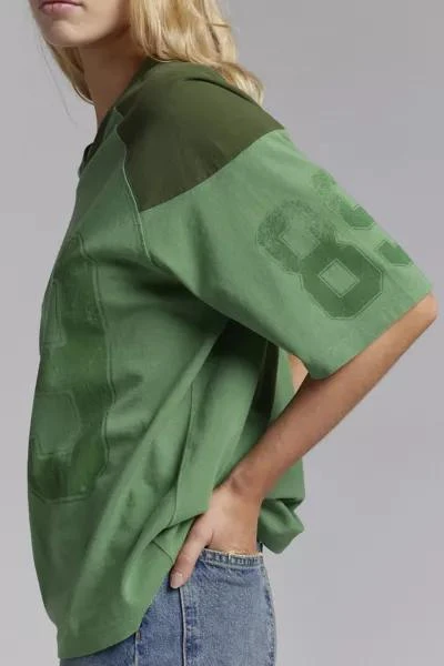 Urban Outfitters 89 V-Neck Boxy Graphic Tee 3