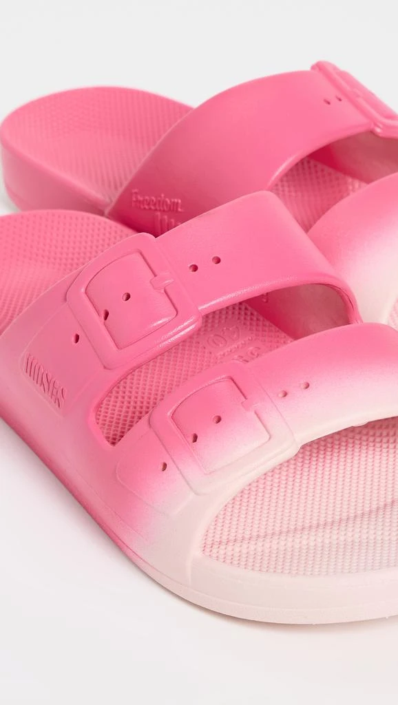 FREEDOM MOSES Ombre Slides 3