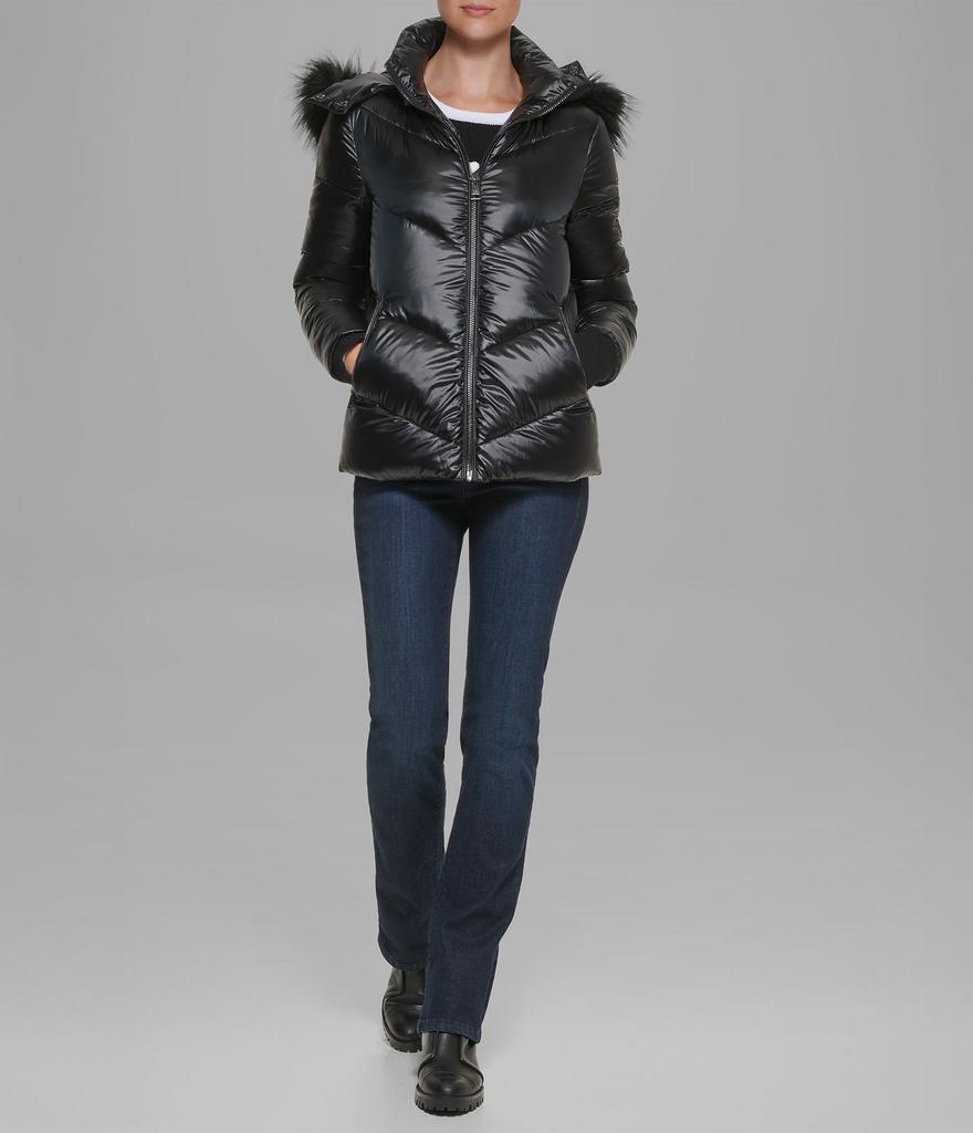 Karl Lagerfeld Paris APRES SKI SHORT CHEVRON PUFFER