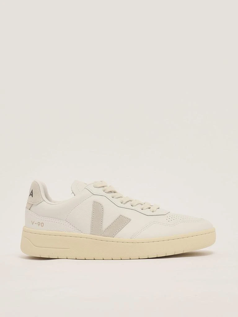 Veja Leather Sneaker 1