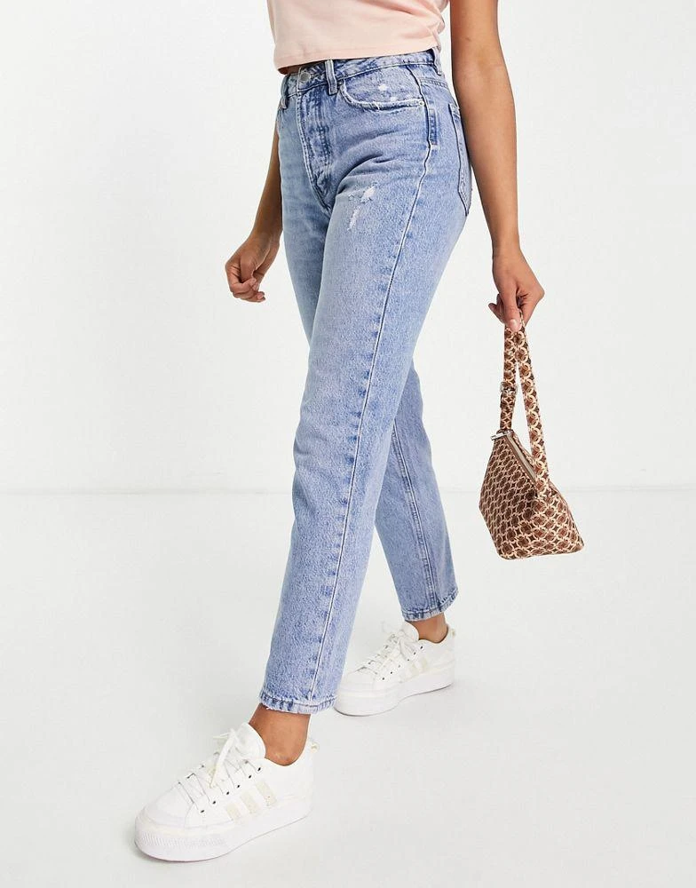 Stradivarius Stradivarius mom fit vintage jean in medium blue 4