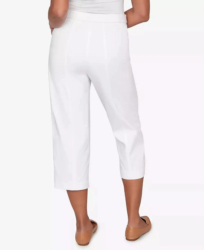 Alfred Dunner Women
s  The Royal Treatment Relaxed Flat Front Patch Pocket Capri 5
