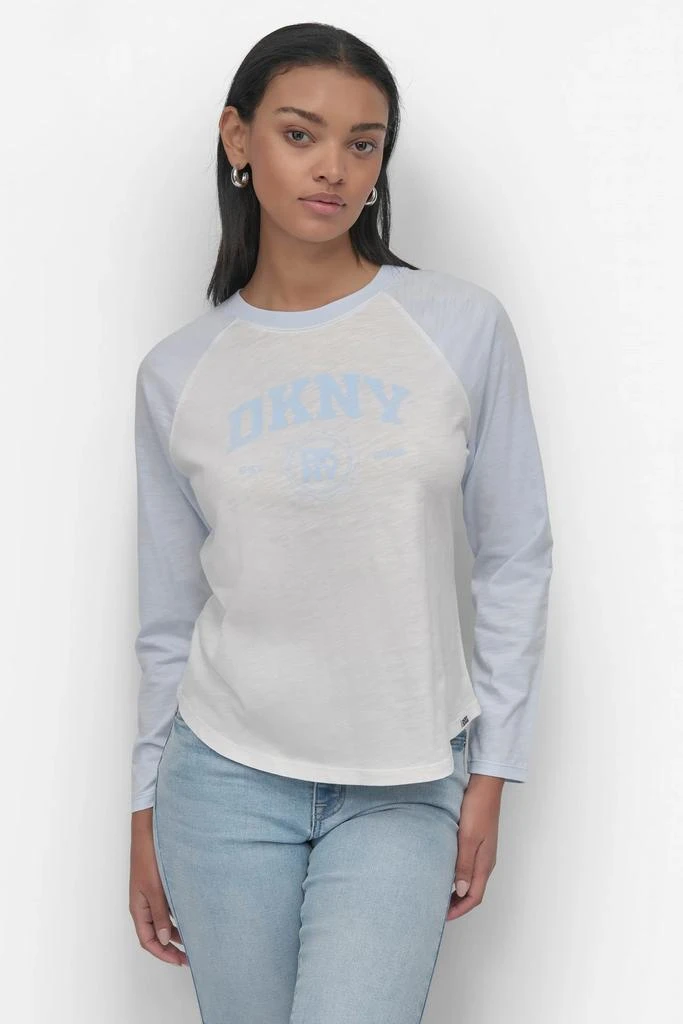 DKNY ARCHED NEW YORK  LOGO RAGLAN LONG SLEEVE TEE 1