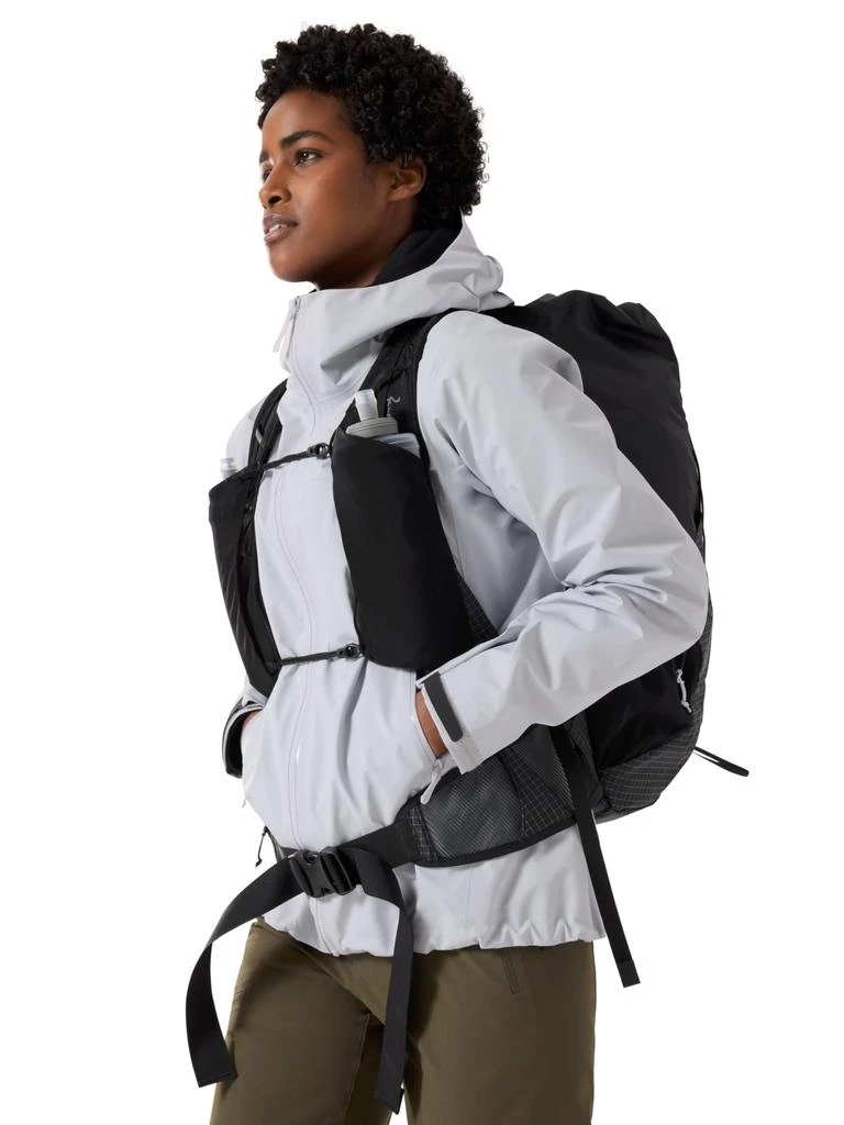 Arc'teryx Arc'teryx womens Beta Jacket 4