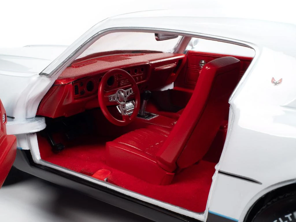 Autoworld 1977 Pontiac Firebird Formula Cameo White with Red Interior "American Muscle" Series 1/18 Diecast Model Car by Auto World 1