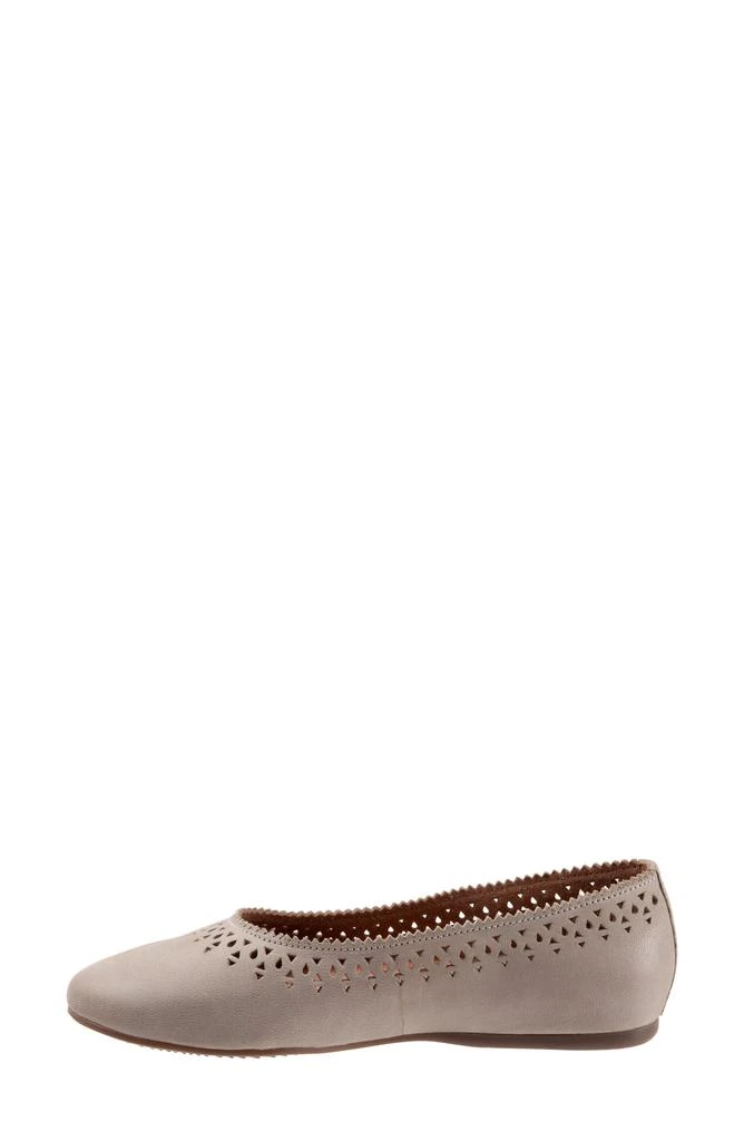 SoftWalk Selma Cutout Ballet Flat 10