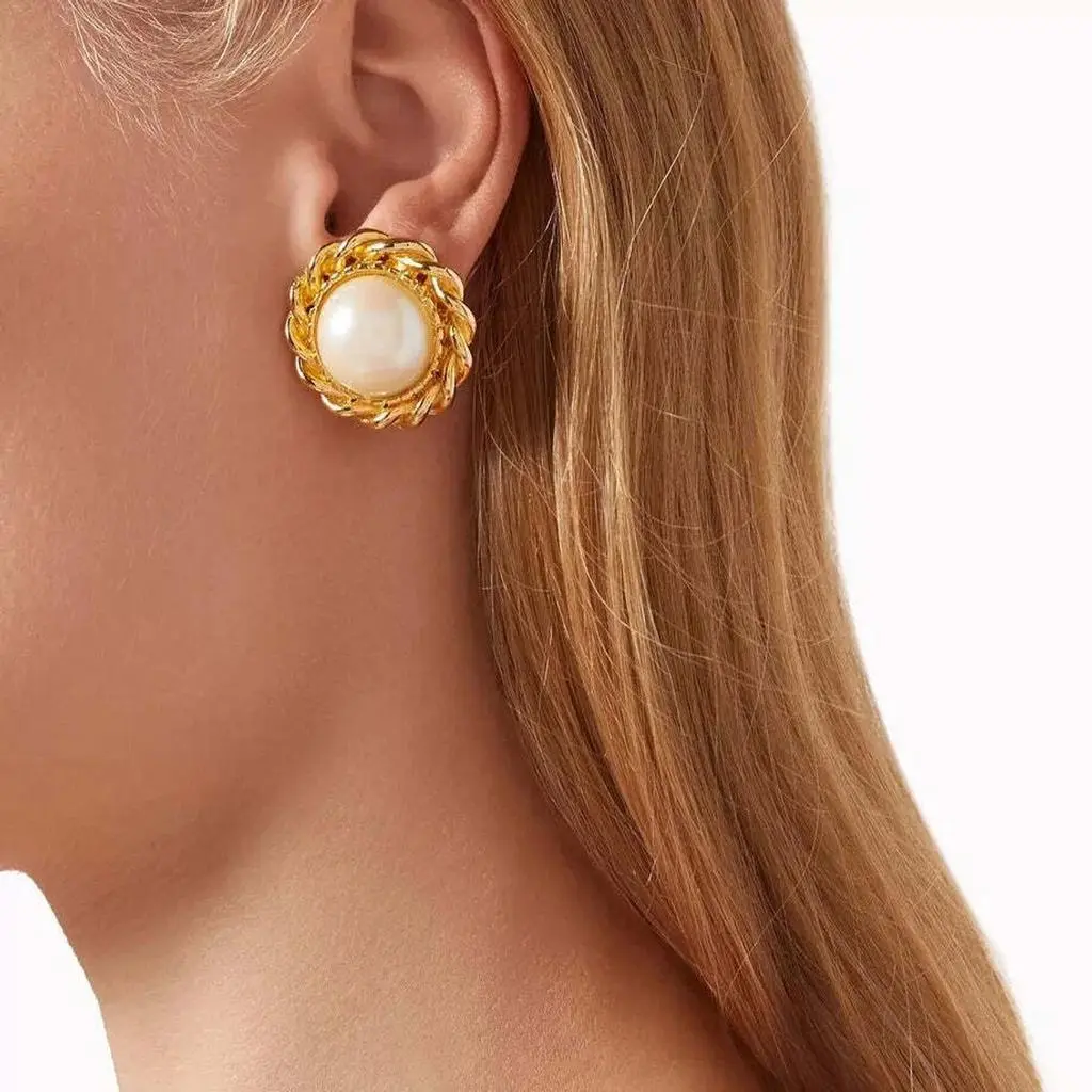 Susan Caplan Vintage 1980s vintage round faux pearl clip-on earrings 4