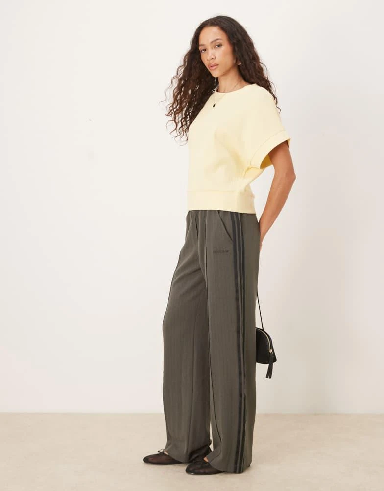 Adidas adidas Originals Tailored pants in shadow olive 3