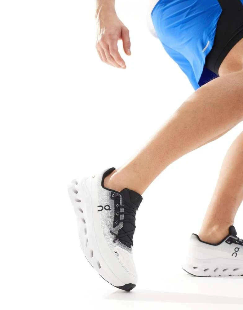 On ON Cloudtilt all day trainers in black ivory 5