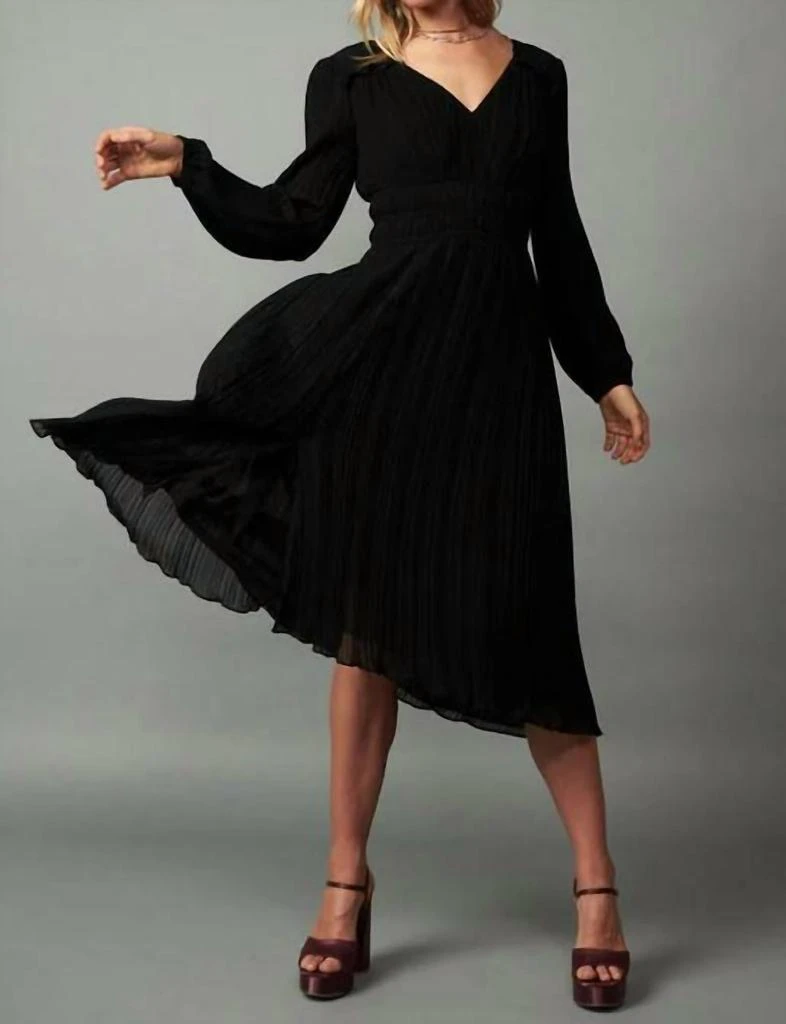 strapless open back dress Green Eyelet Frill Neck Cuff Detail 3/4 Sleeve Pleated Dress main image 0