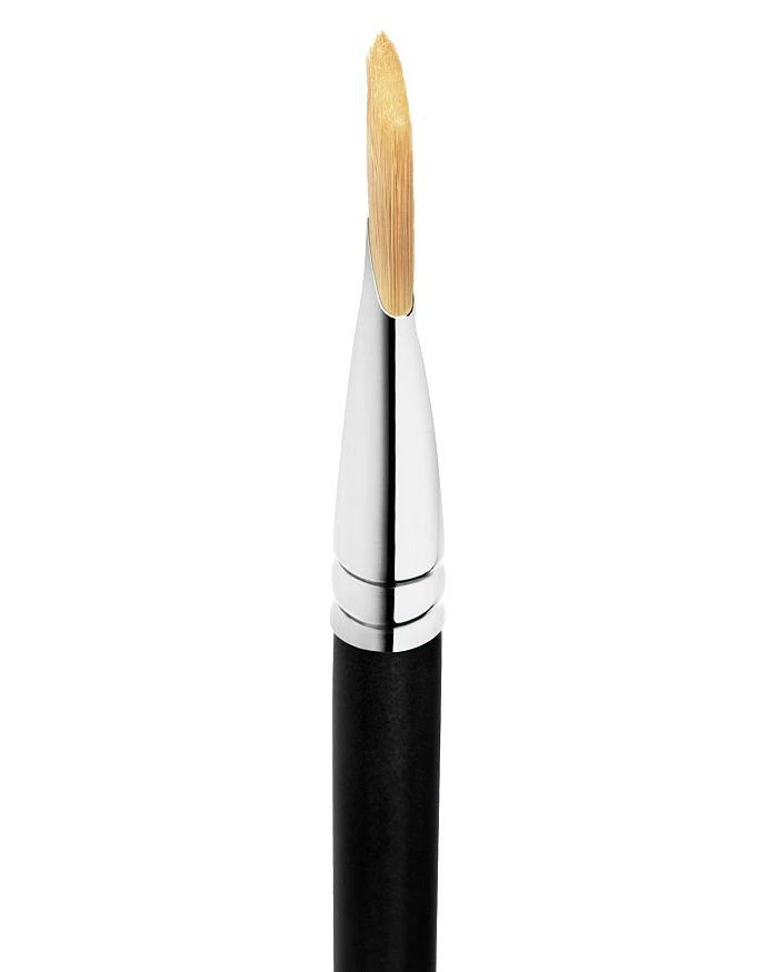 MAC 191 Square Foundation Brush 2