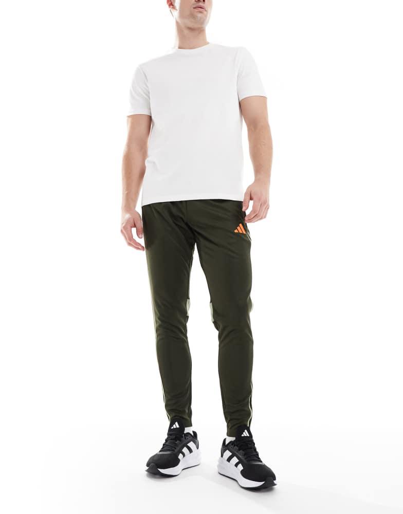 Adidas adidas Football Tiro 25 essentials training pants in night cargo / tent green / imp