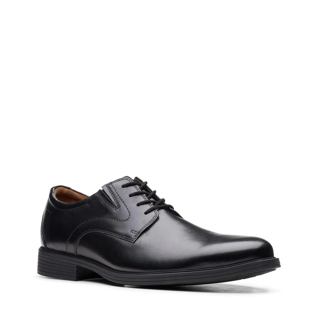 Clarks Whiddon Plain in Black Leather 2