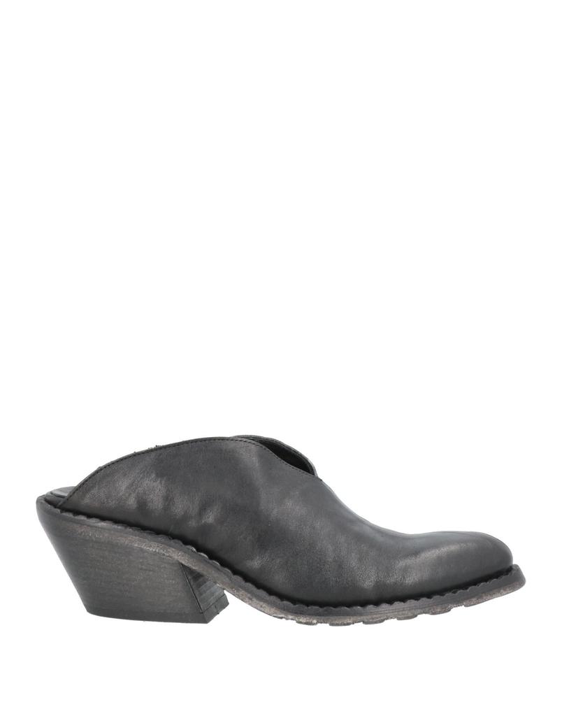 1725.A Mules and clogs