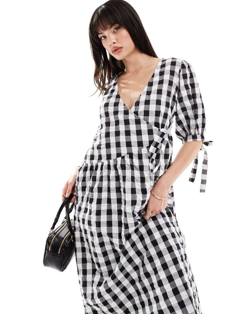 ASOS ASOS DESIGN wrap midi smock dress in mono gingham 2