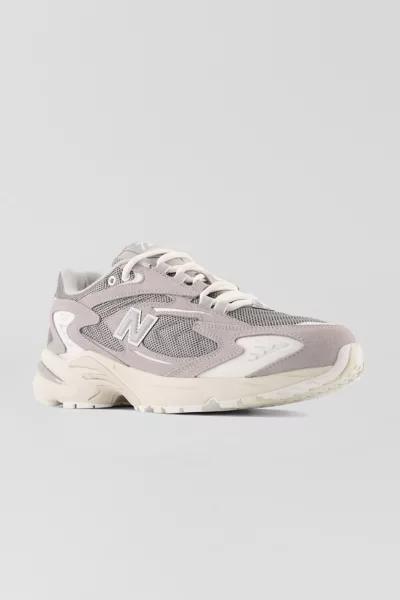 New Balance New Balance 725v1 Sneaker