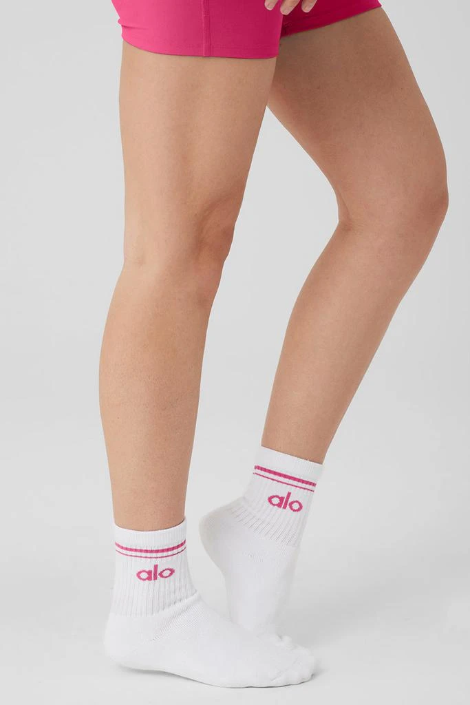 Alo Unisex Half-Crew Throwback Sock - White/Pink Summer Crush 2