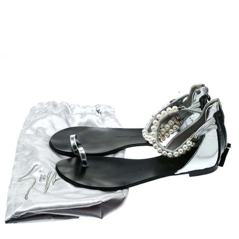 Giuseppe Zanotti Giuseppe Zanotti Silver Patent Leather Pearl Embellished Ankle Strap Toe Ring Flats Size 38 8