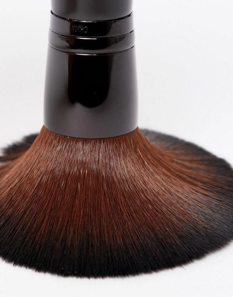 Laura Mercier Laura Mercier Bronzer Brush 2