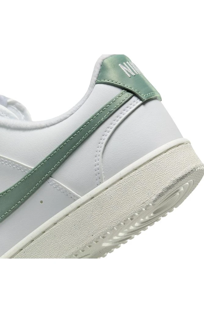 NIKE Court Vision Low Sneaker 10