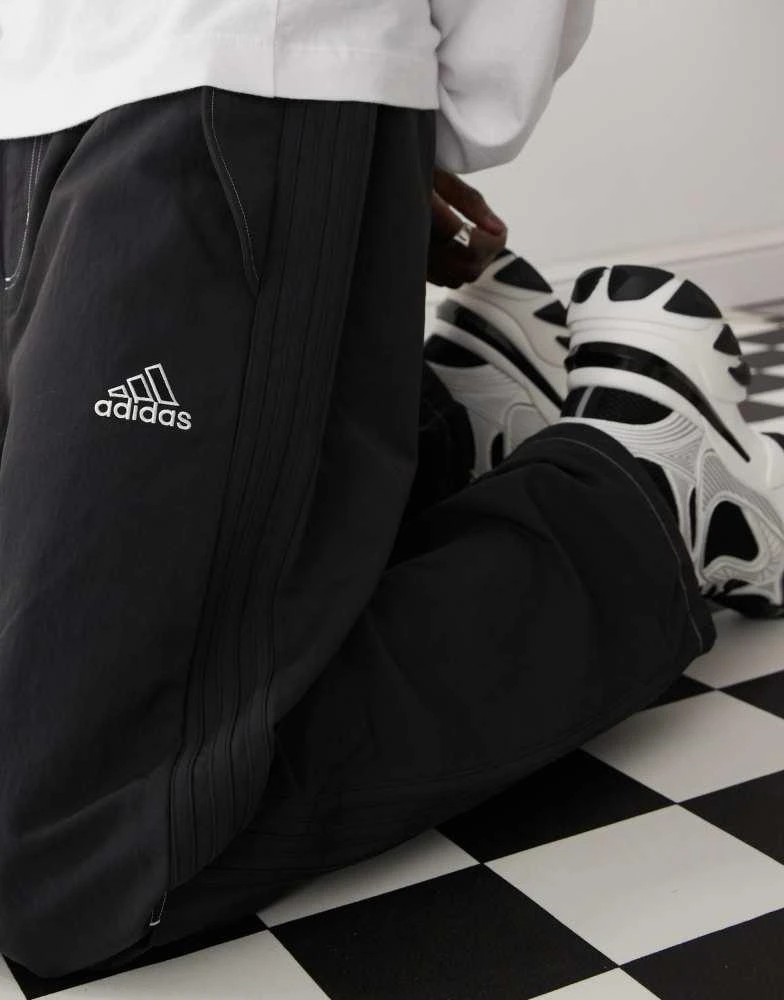 Adidas adidas Originals Parachute Pants in black 4