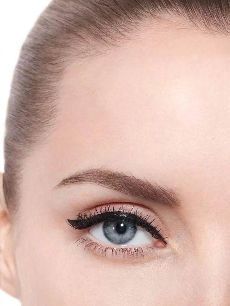 Chanel Eyeliner Pen 4