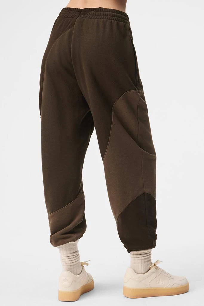 Alo Make Waves Sweatpant - Espresso Tonal 2