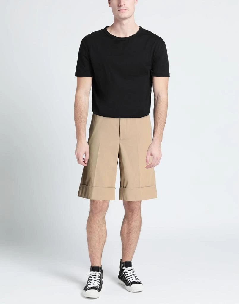 Thom Browne Shorts 
Bermuda 2
