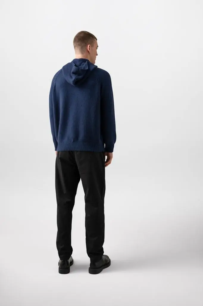 Johnstons of Elgin Kangaroo pocket cashmere hoodie 4