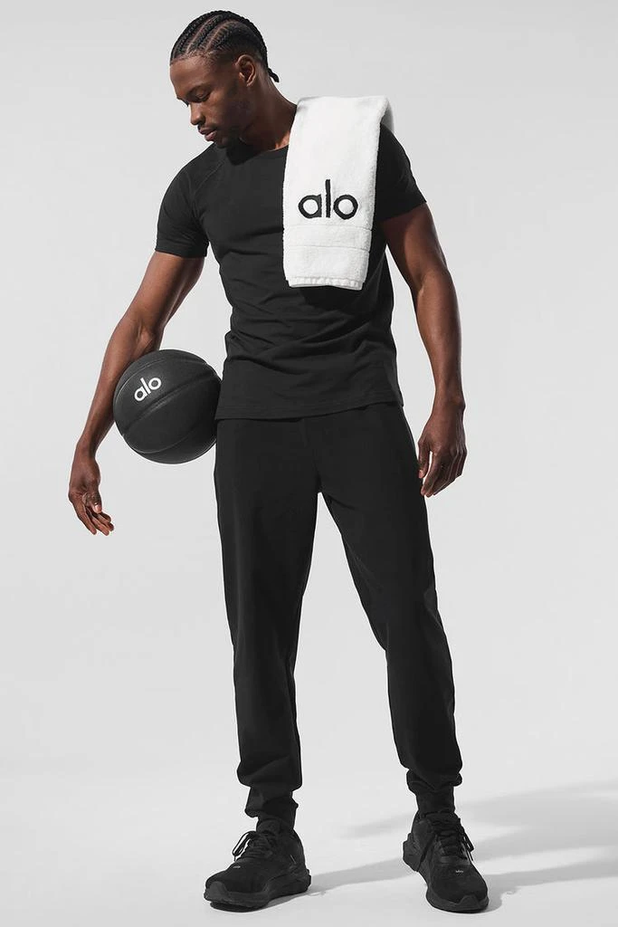 Alo Conquer Max Performance Jogger - Black 4
