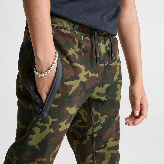 NIKE Boys' Nike Sportswear Tech Fleece Camo Jogger Pants 6