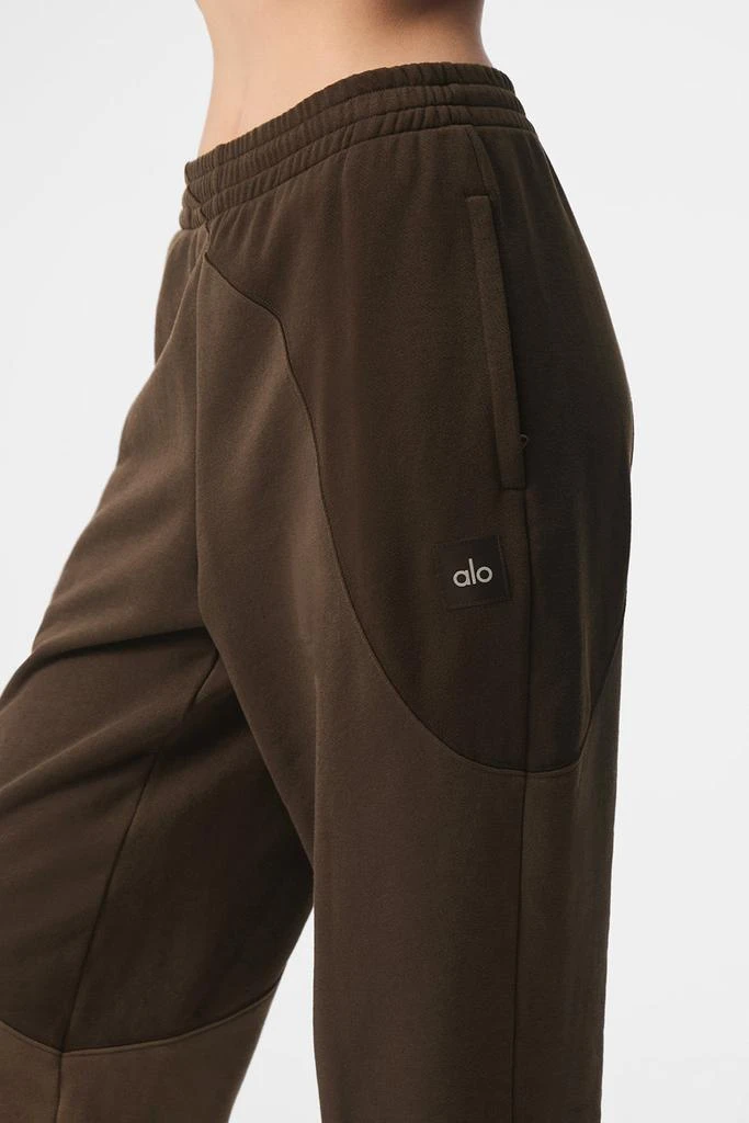 Alo Make Waves Sweatpant - Espresso Tonal 3