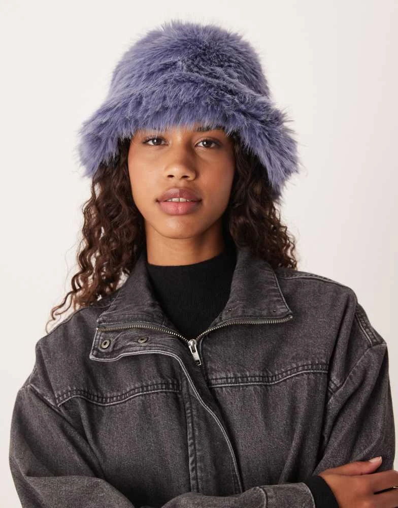 Shop Free People Ice Queen Bucket Hat on Sale at BeyondStyle  display picture 3