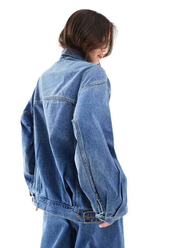 Levi
s Levi
s XL oversized denim trucker jacket in mid blue 3