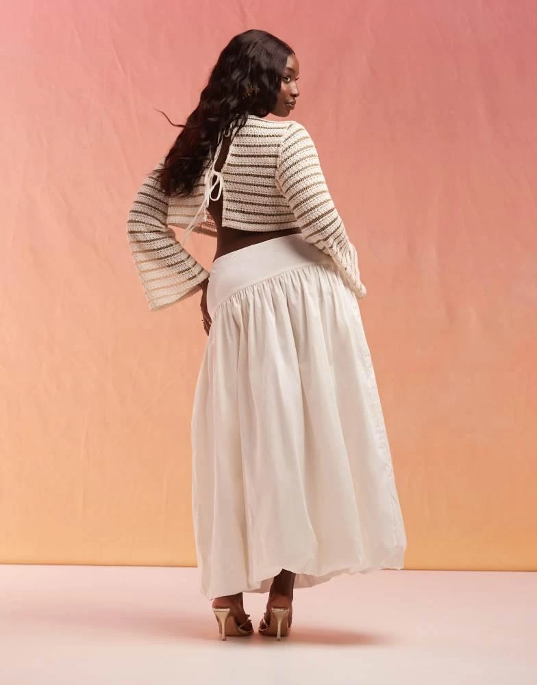 ASOS ASOS DESIGN Curve asymmetric bubble hem maxi skirt in sand 3