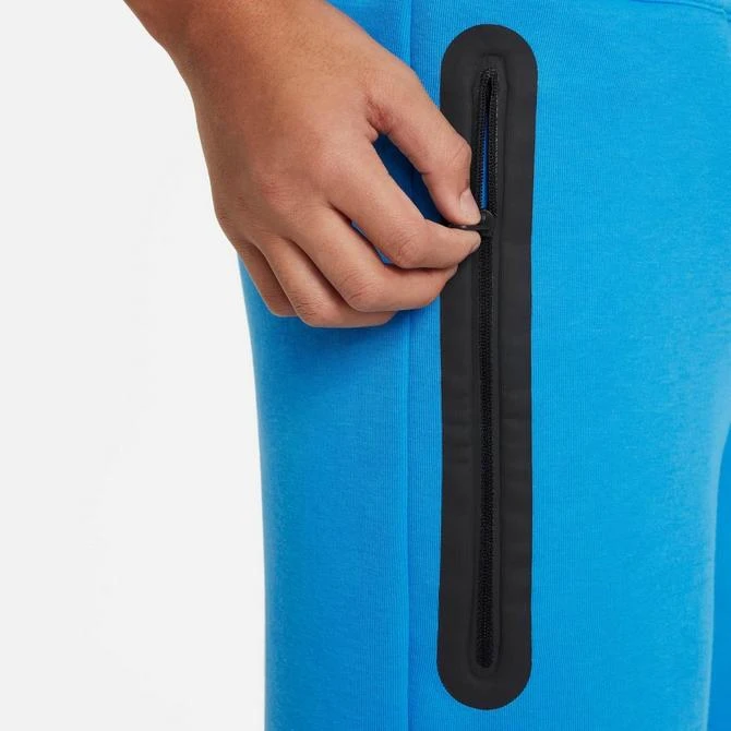 NIKE Boys' Nike Tech Fleece Shorts 4