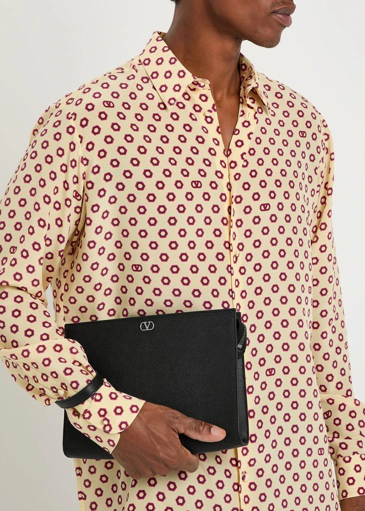 Valentino VLogo grained leather clutch 5