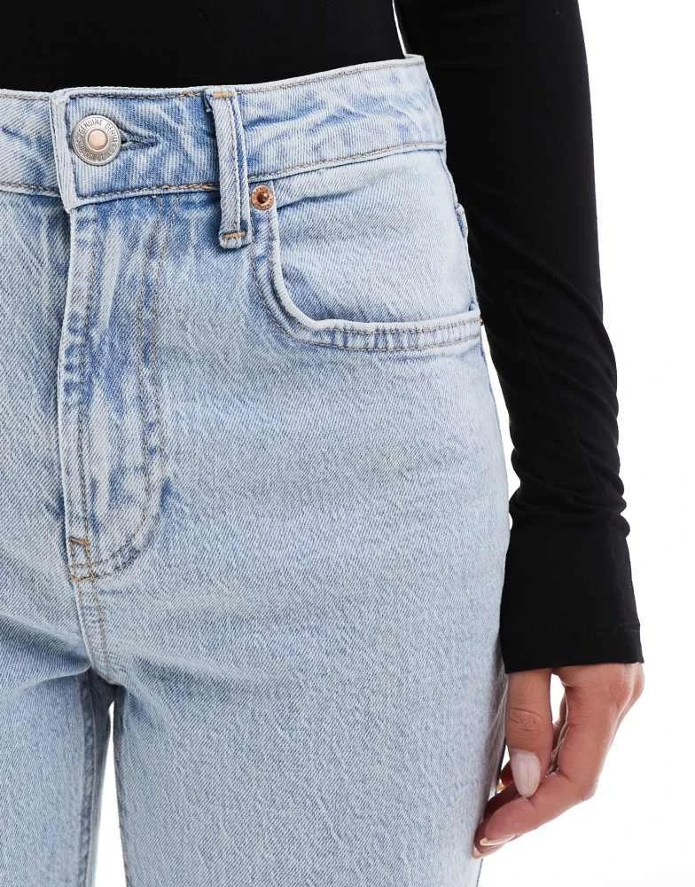 Stradivarius Stradivarius Petite D98 straight leg jeans in light blue 5