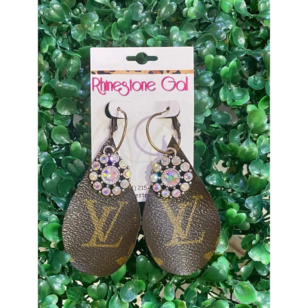 Zippity Do Dah Zippity Do Dah - Women
s Upcycled Teardrop Crystal Accent Earrings