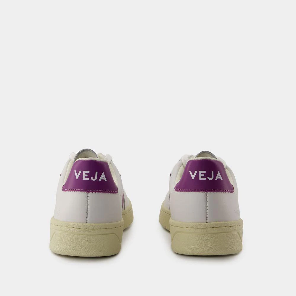 Veja V 3