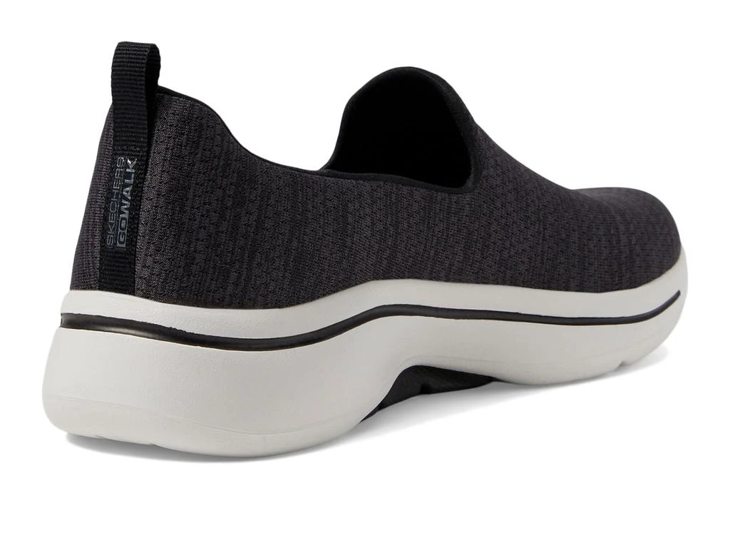 Go Walk Arch Fit Unlimited Time – On Sale Now with Up to 17% Off