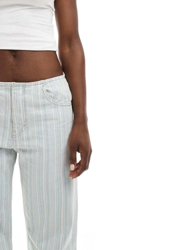 Pull&Bear Pull&Bear low rise contrast thread striped jean in blue & white 5