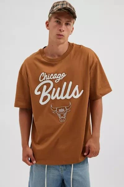 Pro Standard Pro Standard NBA Chicago Bulls Paint The City Graphic Tee 1