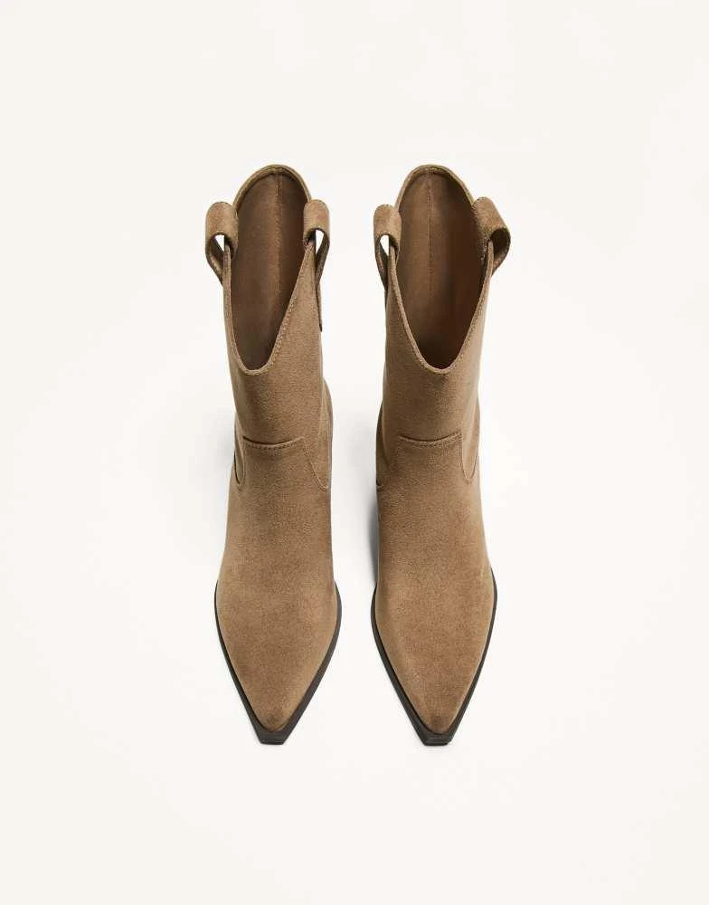 Bershka Bershka asymmetric heeled cowboy ankle boots in tan 2