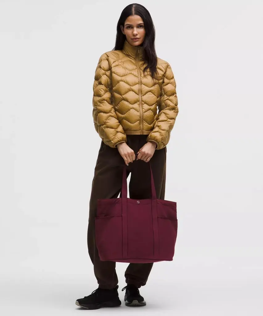 Lululemon Daily Multi-Pocket Tote Bag 20L - Tote Bags - Compare Prices from  8+ Stores - BeyondStyle