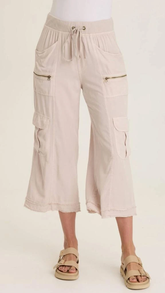 Wearables Wearables - Women's Bavo Classic Cargo Gaucho Crop Pant